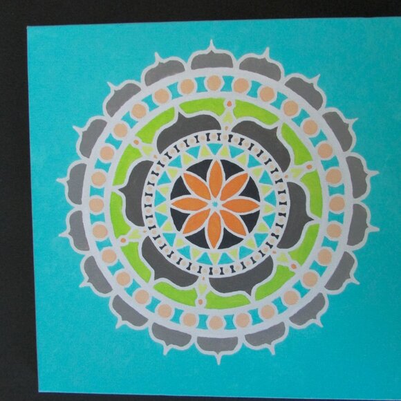 Hand painted Mandala signed by Artist - Picture 2 of 4